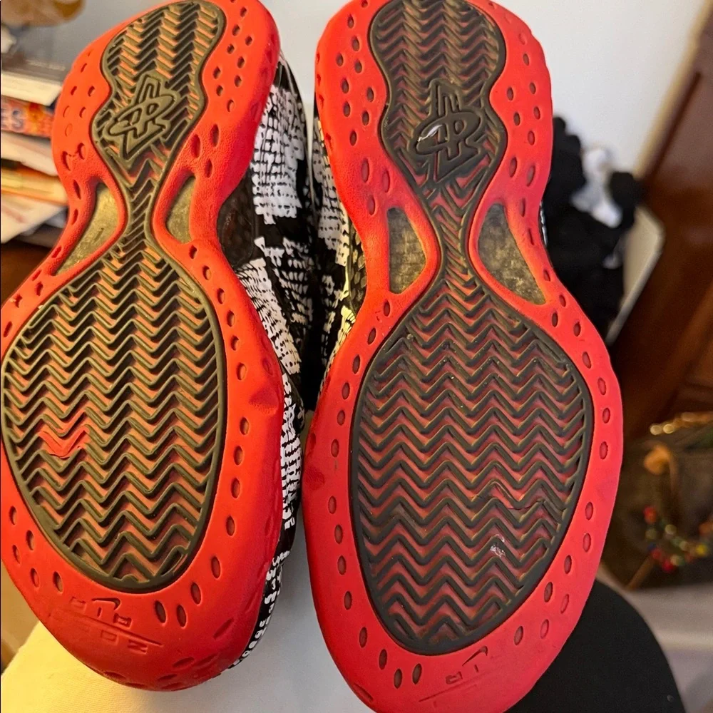 Nike Foamposties albino snake